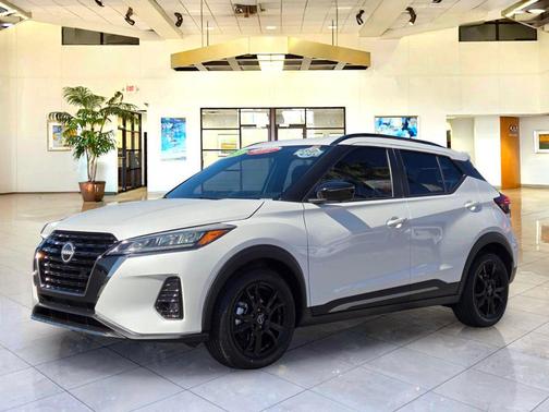 Aspen White 2024 Nissan Kicks SR