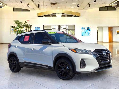 Aspen White 2024 Nissan Kicks SR