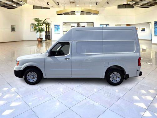 2021 Nissan NV Cargo NV2500 HD SV V8