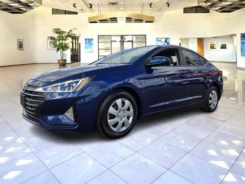 2020 Hyundai ELANTRA SE