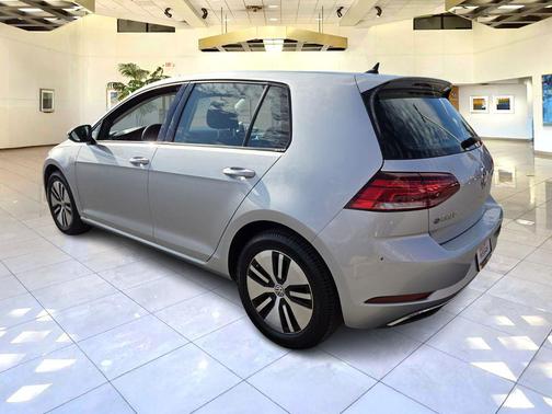 2019 Volkswagen e-Golf SE
