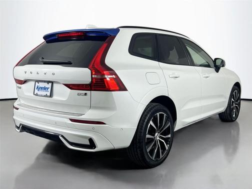 2023 Volvo XC60 B5 Plus Dark Theme