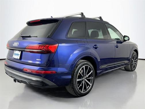 2023 Audi Q7 55 Premium Plus