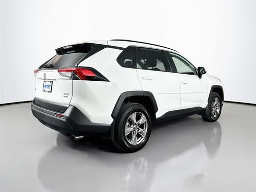 Ice Cap 2024 Toyota RAV4 XLE