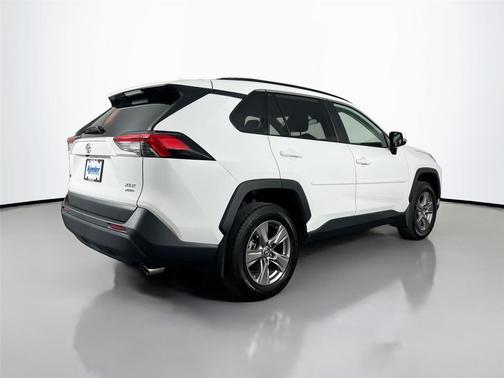 Ice Cap 2024 Toyota RAV4 XLE