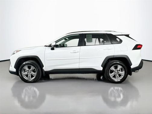 Ice Cap 2024 Toyota RAV4 XLE