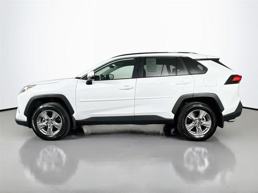 Ice Cap 2024 Toyota RAV4 XLE