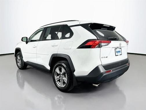 Ice Cap 2024 Toyota RAV4 XLE