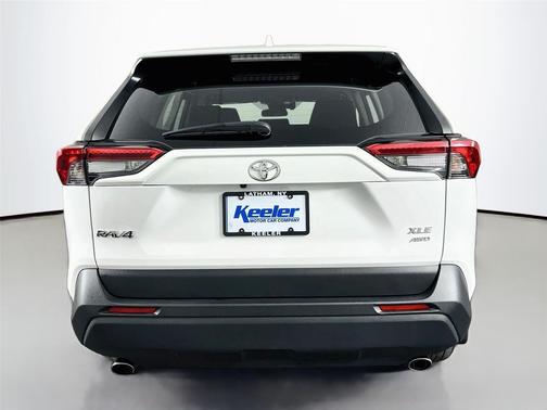 Ice Cap 2024 Toyota RAV4 XLE