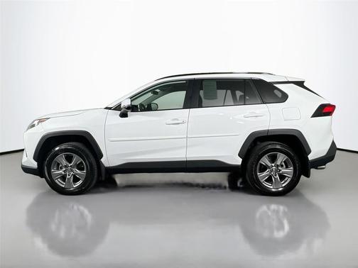 Ice Cap 2024 Toyota RAV4 XLE