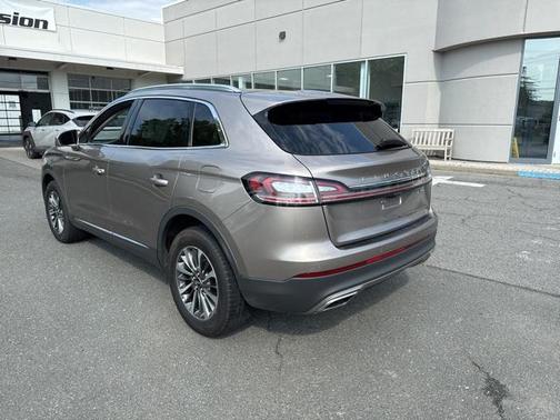 2019 Lincoln Nautilus Select