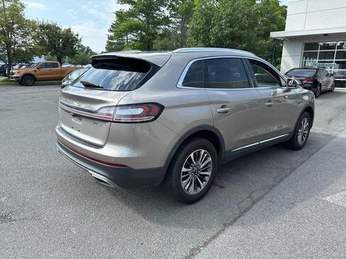 2019 Lincoln Nautilus Select
