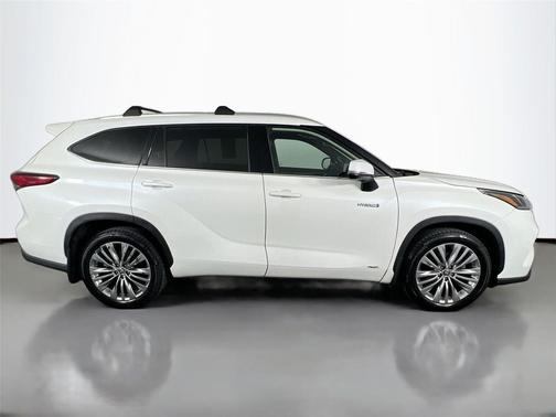 Blizzard Pearl 2020 Toyota Highlander Hybrid Platinum