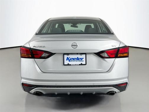 Brilliant Silver Metallic 2022 Nissan Altima 2.5 SV