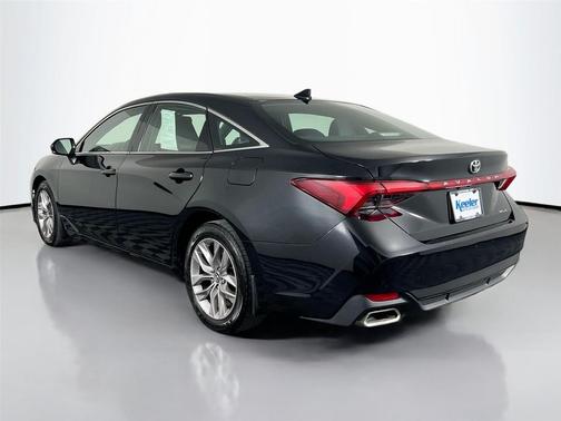 2019 Toyota Avalon XLE
