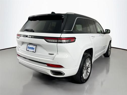 2022 Jeep Grand Cherokee Summit