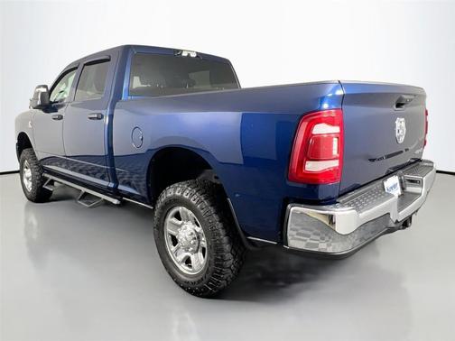 2024 RAM 2500 Tradesman Crew Cab 4x4 6'4' Box