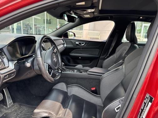 2019 Volvo S60 T6 R-Design
