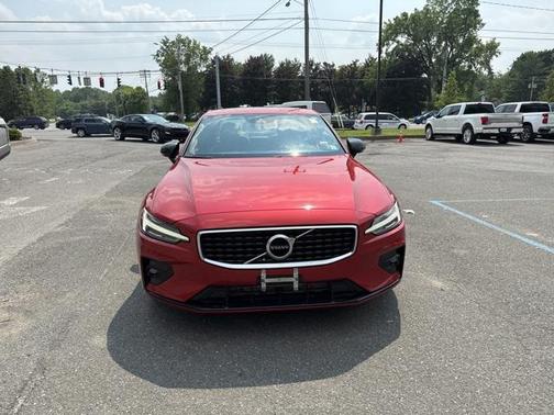 2019 Volvo S60 T6 R-Design