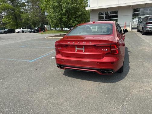 2019 Volvo S60 T6 R-Design