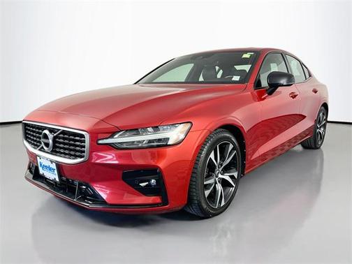 2019 Volvo S60 T6 R-Design