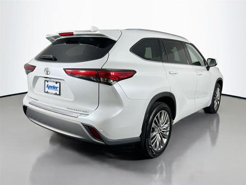 2022 Toyota Highlander Platinum