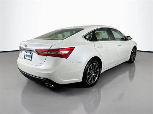 2016 Toyota Avalon XLE