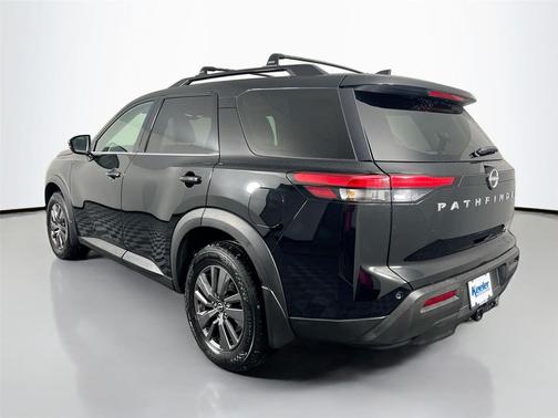 2022 Nissan Pathfinder SV 4WD