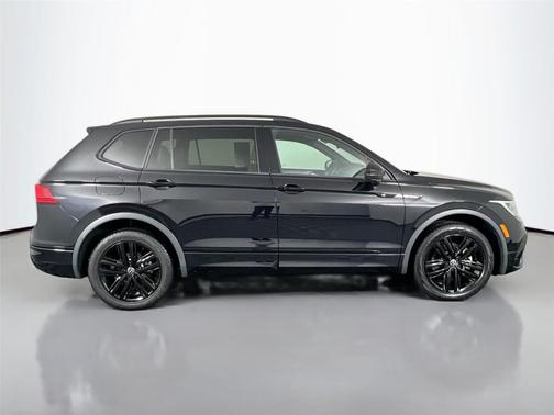2022 Volkswagen Tiguan 2.0T SE R-Line Black 4MOTION