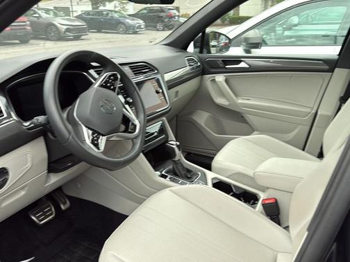 2022 Volkswagen Tiguan 2.0T SE R-Line Black 4MOTION