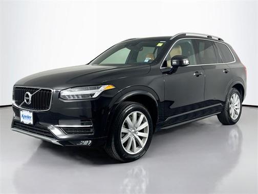 2019 Volvo XC90 T6 Momentum