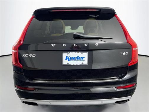 2019 Volvo XC90 T6 Momentum