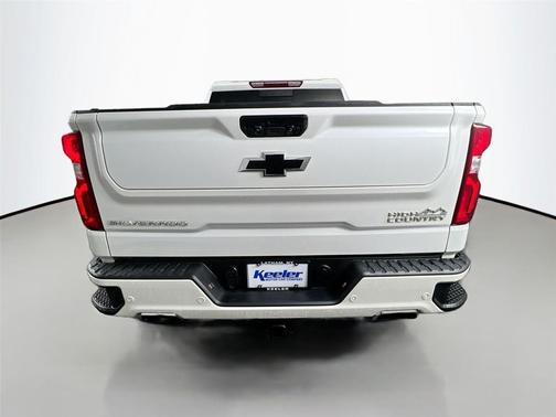 Iridescent Pearl Tricoat 2022 Chevrolet Silverado 1500 Limited High Country