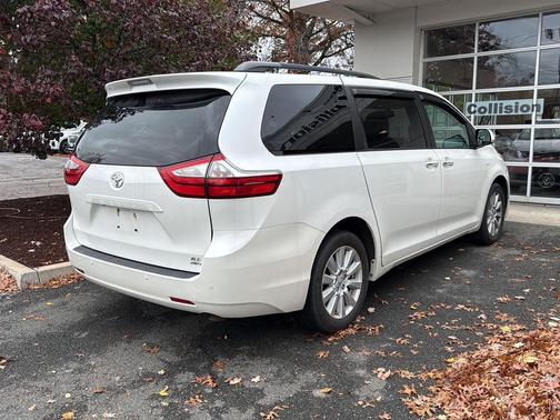 2017 Toyota Sienna XLE Premium