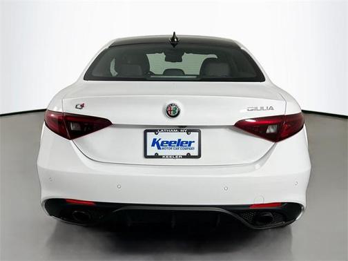 2022 Alfa Romeo Giulia Veloce