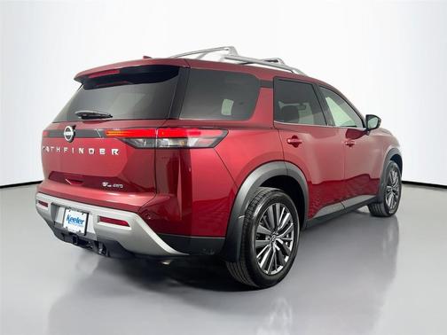 2025 Nissan Pathfinder SL 4WD