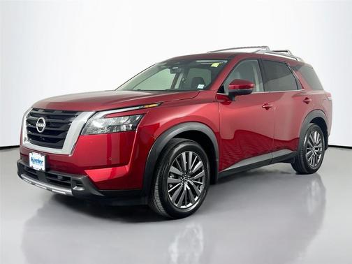 2025 Nissan Pathfinder SL 4WD