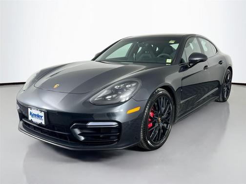 2022 Porsche Panamera GTS
