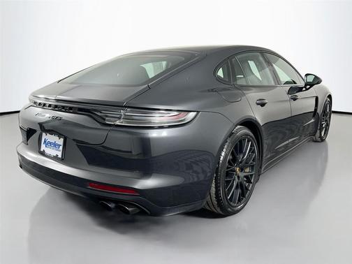 2022 Porsche Panamera GTS
