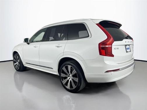 Crystal White Metallic 2024 Volvo XC90 Recharge Plug-In Hybrid T8 Plus 6-Seater