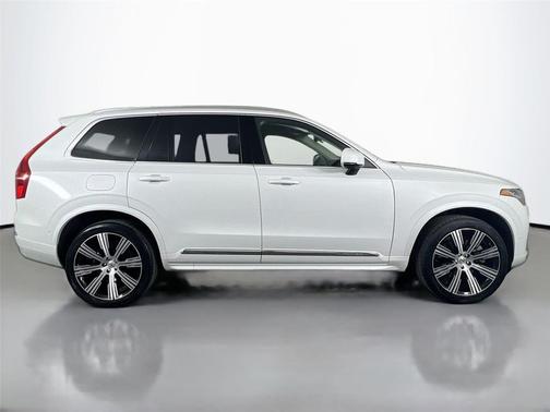 Crystal White Metallic 2024 Volvo XC90 Recharge Plug-In Hybrid T8 Plus 6-Seater