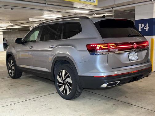 2025 Volkswagen Atlas 2.0T SE w/Technology 4MOTION