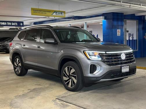 2025 Volkswagen Atlas 2.0T SE w/Technology 4MOTION