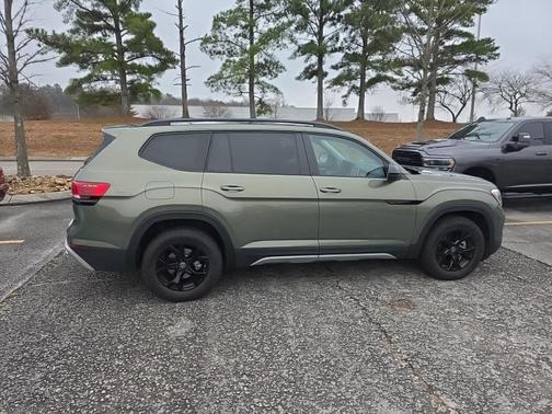 2025 Volkswagen Atlas 2.0T Peak Edition