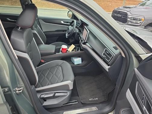 2025 Volkswagen Atlas 2.0T Peak Edition