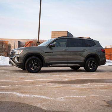 2025 Volkswagen Atlas 2.0T Peak Edition