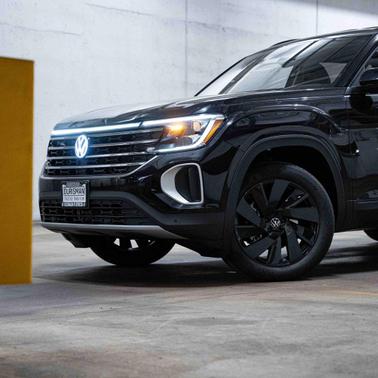2025 Volkswagen Atlas 2.0T SE w/Technology 4MOTION