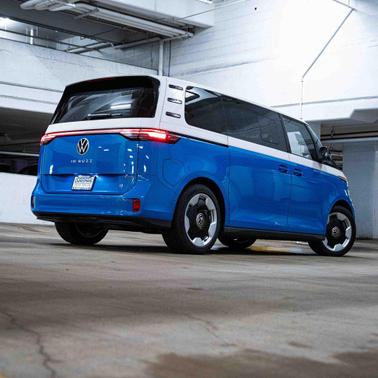 2025 Volkswagen ID. Buzz Pro S Plus with 4MOTION