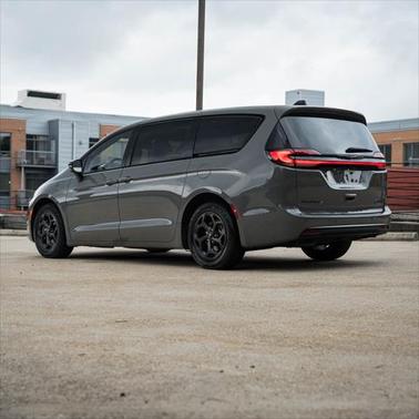 2023 Chrysler Pacifica Hybrid Limited