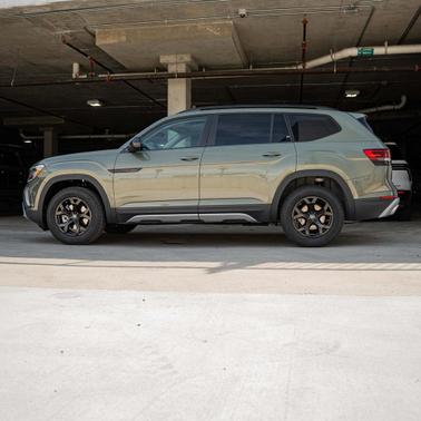 2025 Volkswagen Atlas 2.0T Peak Edition